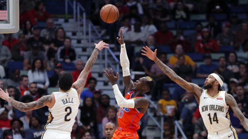 Dennis Schröder (m.) erzielte für Oklahoma City Thunder 17 Punkte Dennis Schröder (m.) erzielte für Oklahoma City Thunder 17 Punkte