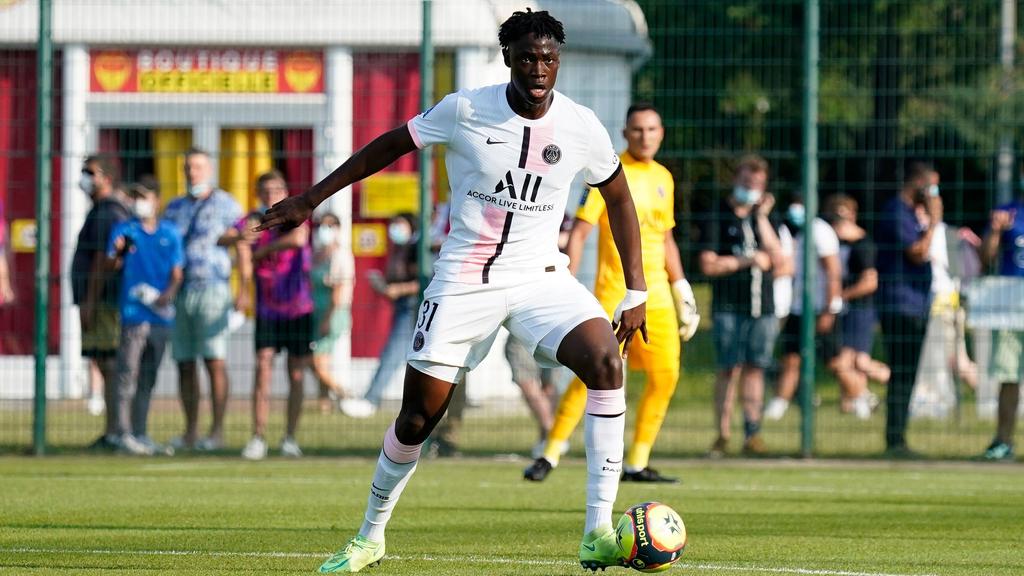 El Chadaille Bitshiabu soll vom FC Bayern umworben sein El Chadaille Bitshiabu soll vom FC Bayern umworben sein