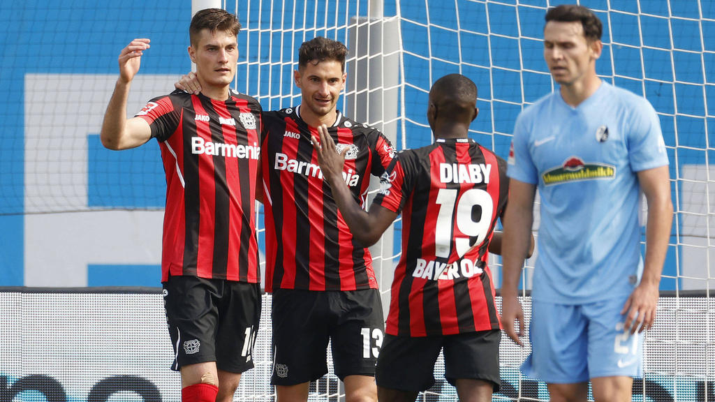 Lucas Alario (M.) wird bei Eintracht Frankfurt gehandelt