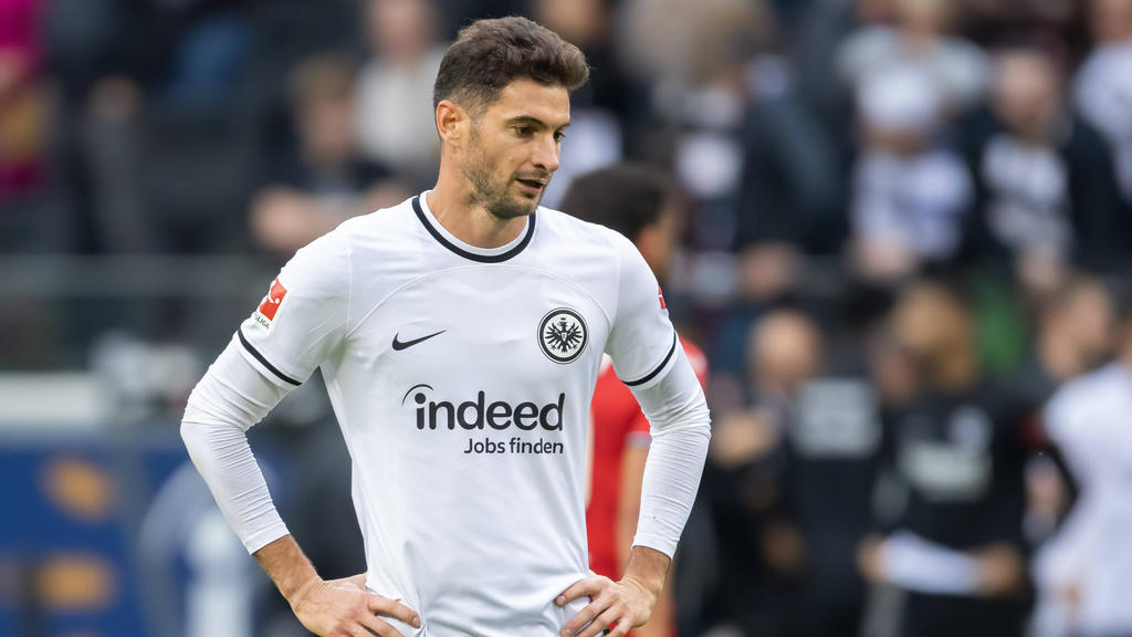 Muss sich einer Knie-OP unterziehen: Lucas Alario