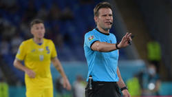 Darf Felix Brych das Finale pfeifen?