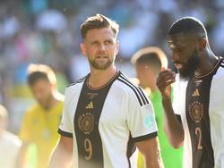 Wurde zu Halbzeit gegen die Ukraine ausgewechselt: Niclas Füllkrug (l)