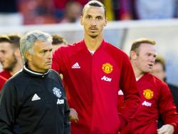 Ibrahimović (Mitte) und sein Wechselgrund (l.)