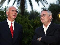 Ex-DFB-Generalsekretär Schmidt (r.) nimmt Beckenbauer in Schutz