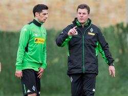 Gladbach-Coach Dieter Hecking (r.) setzt sich für Lars Stindl ein