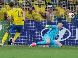Jordan Pickford para el penalti lanzado por Suecia. (Foto: Imago)