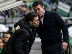 Dieter Hecking (r.) hat hohe Ansprüche an Thorgan Hazard