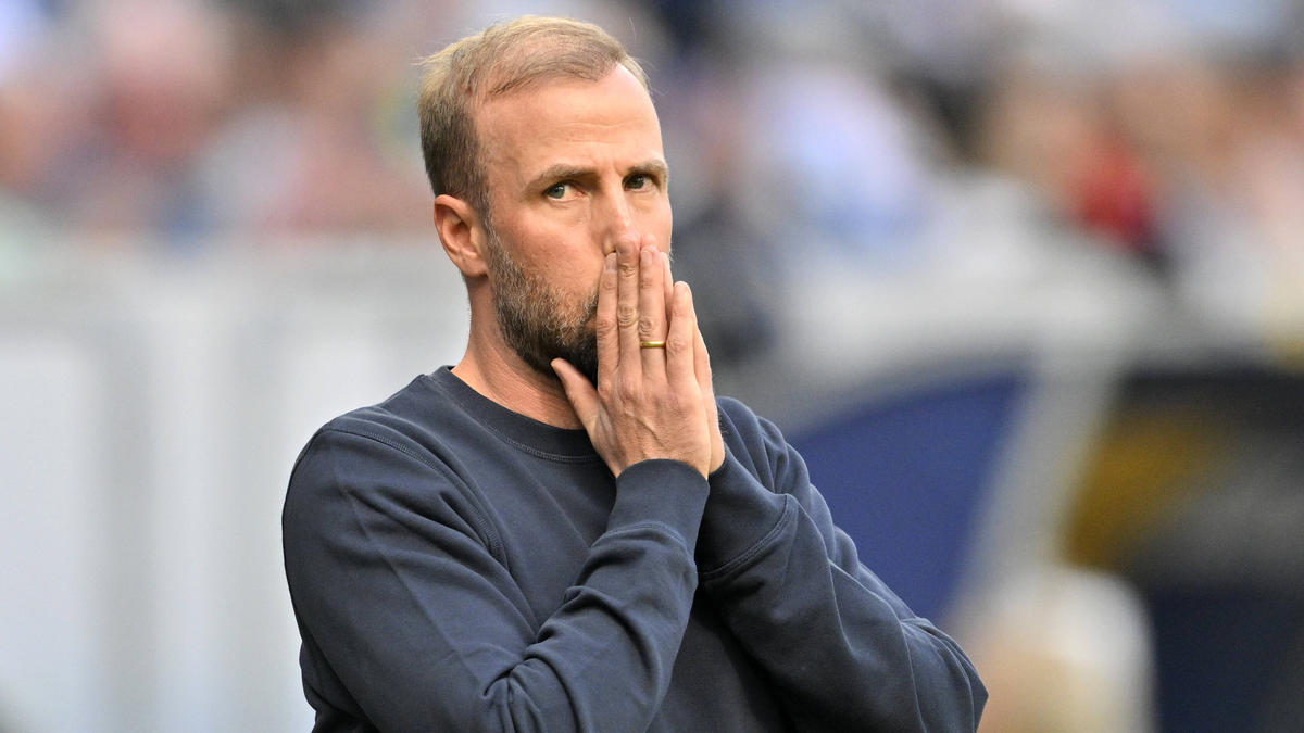 Hoffenheims Trainer Sebastian Hoeneß steht unter Druck