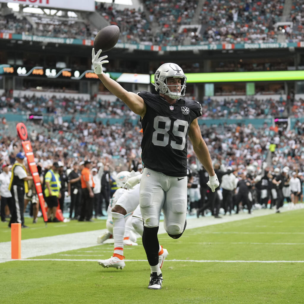 Winner: Brock Bowers (Las Vegas Raiders)