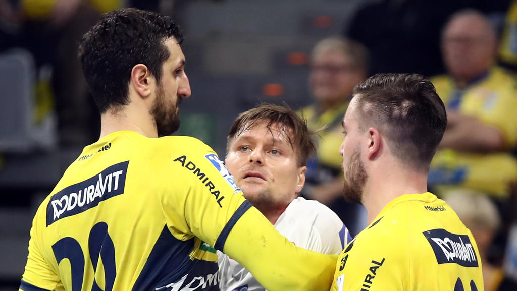 Kein Durchkommen: Abutovic und Kohlbacher halten Magdeburgs Bezjak auf Kein Durchkommen: Abutovic und Kohlbacher halten Magdeburgs Bezjak auf