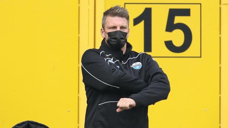 Darf sein Team nur mit Maske coachen: Paderborns Trainer Lukas Kwasniok