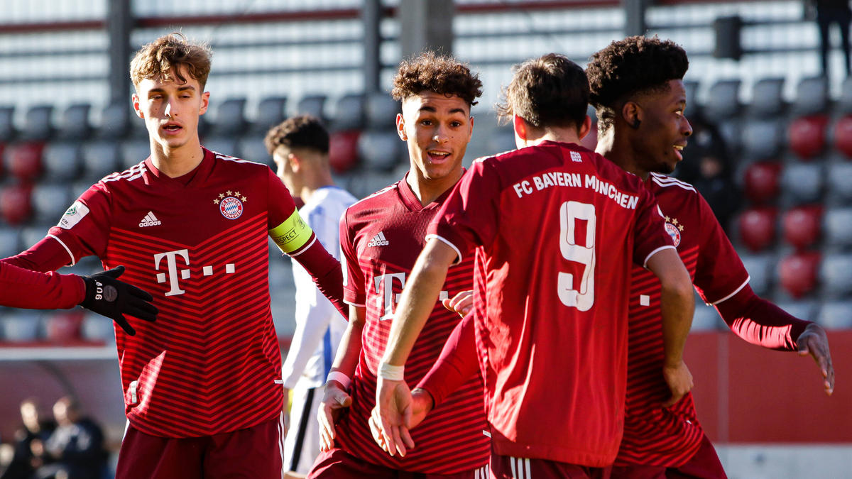 Die A-Jugend des FC Bayern ist ins Halbfinale eingezogen