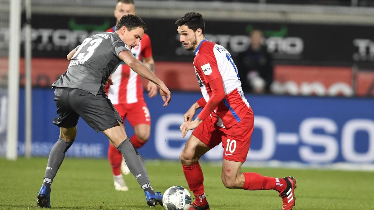 Tim Kleindienst (r.) erzielte gegen den Club zwei Tore Tim Kleindienst (r.) erzielte gegen den Club zwei Tore