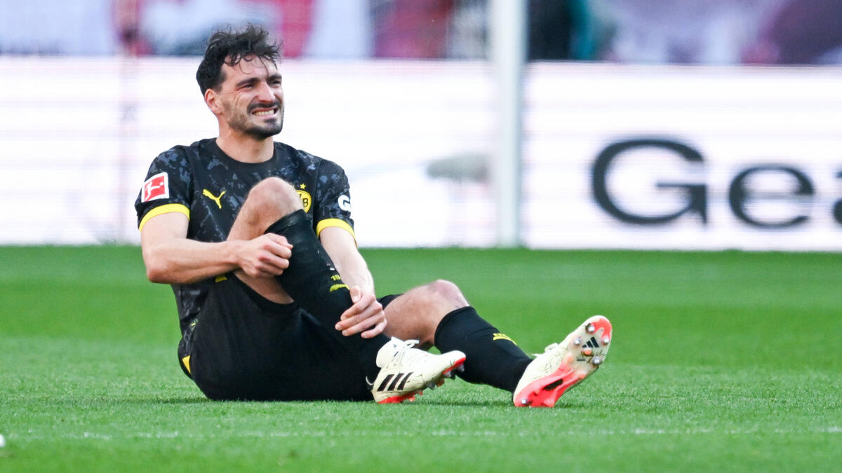 Cựu binh BVB Mats Hummels phải nghỉ thi đấu vì chấn thương