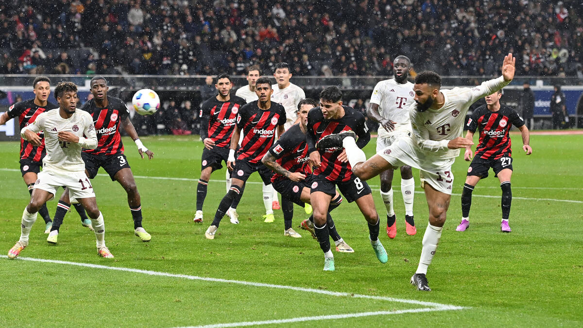 Im Hinspiel kassierte der FC Bayern bei Eintracht Frankfurt eine 1:5-Packung