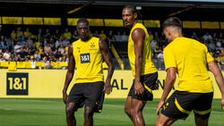 Sébastien Haller (r.) könnte doch beim BVB bleiben