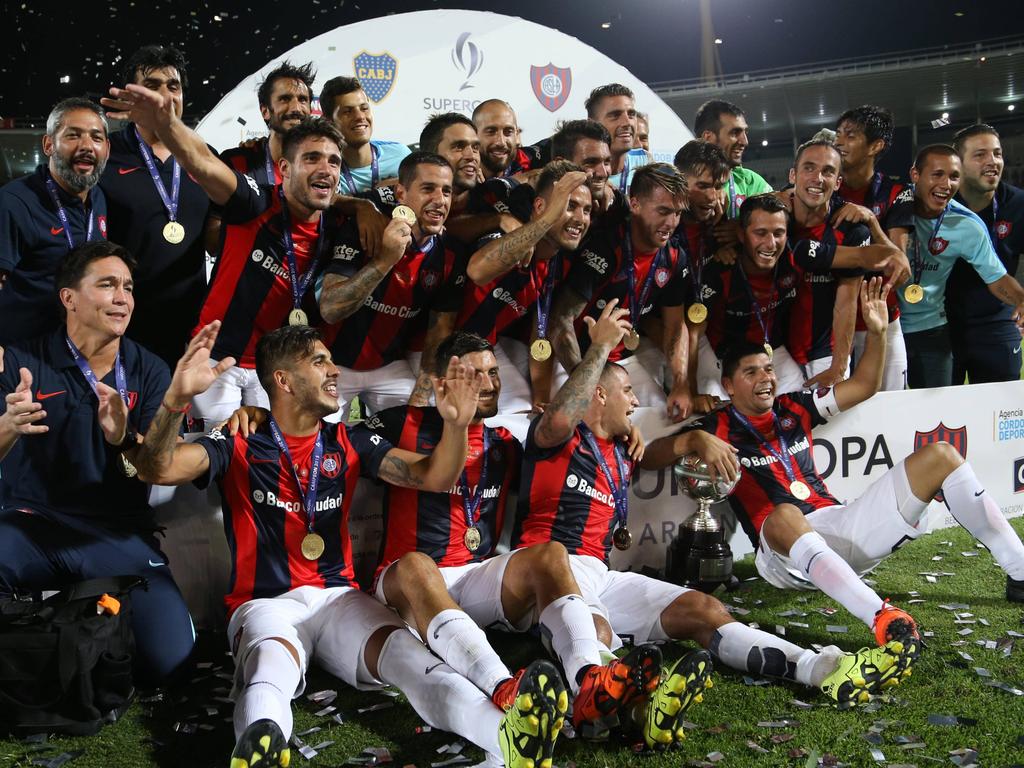 San Lorenzo celebró el título de la Supercopa por todo lo alto. (Foto: Imago)
