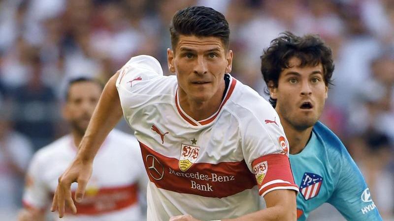 Stuttgarts Stürmer Mario Gomez hat keine Abos für Fußball im TV