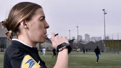 Pfeift am Sonntag erstmals ein Ligue-1-Spiel: Stephanie Frappart