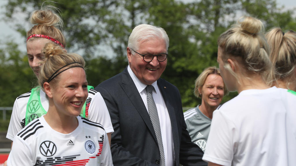Steinmeier hofft auf eine erfolgreiche WM der Frauen
