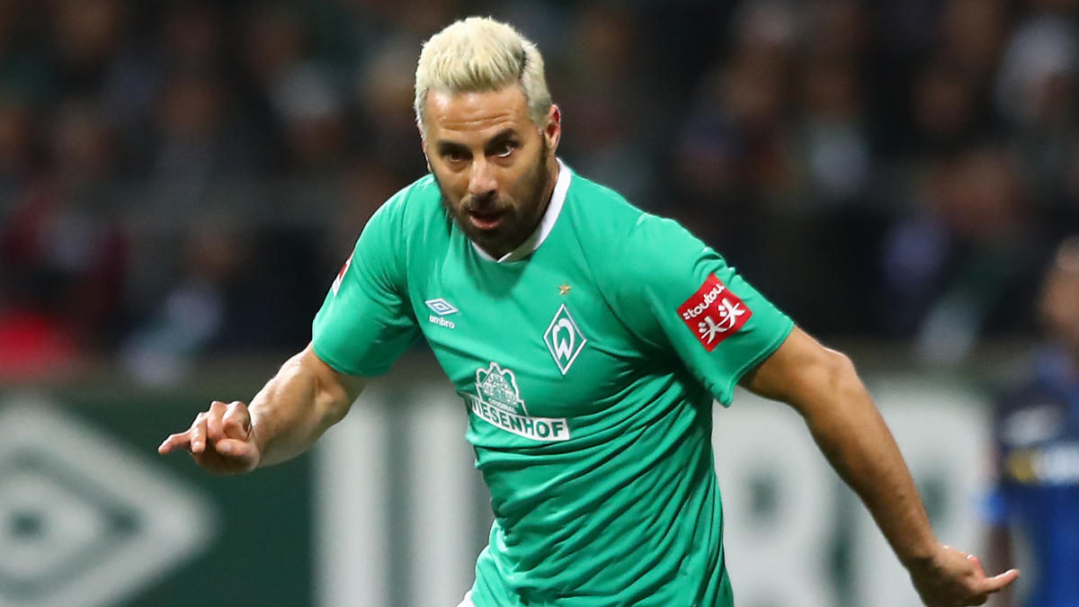 Neuer Bundesliga-Rekord für Claudio Pizarro von Werder Bremen Neuer Bundesliga-Rekord für Claudio Pizarro von Werder Bremen