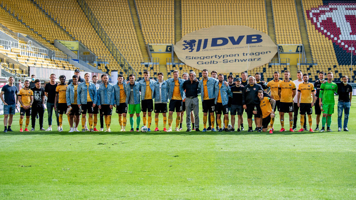 Dynamo Dresden muss den Gang in die 3. Liga antreten Dynamo Dresden muss den Gang in die 3. Liga antreten