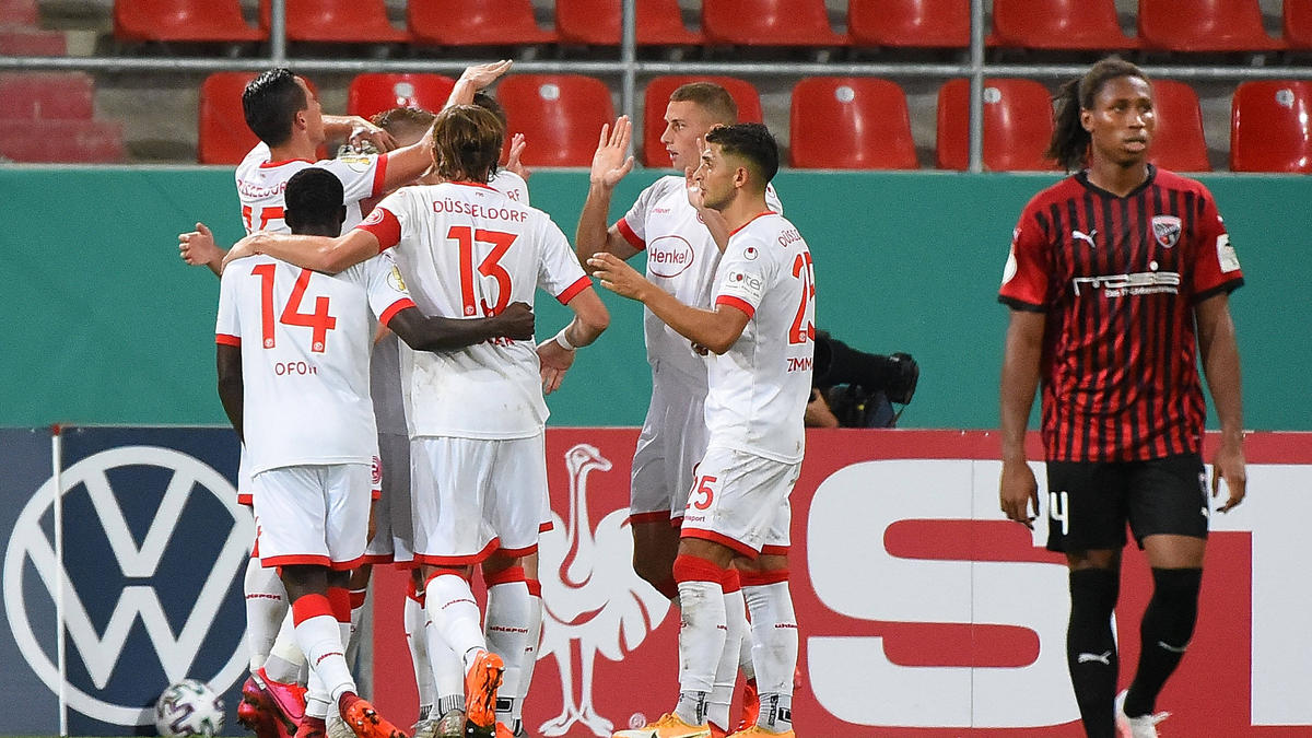Fortuna Düsseldorf jubelt über den Treffer zum 1:0 Fortuna Düsseldorf jubelt über den Treffer zum 1:0