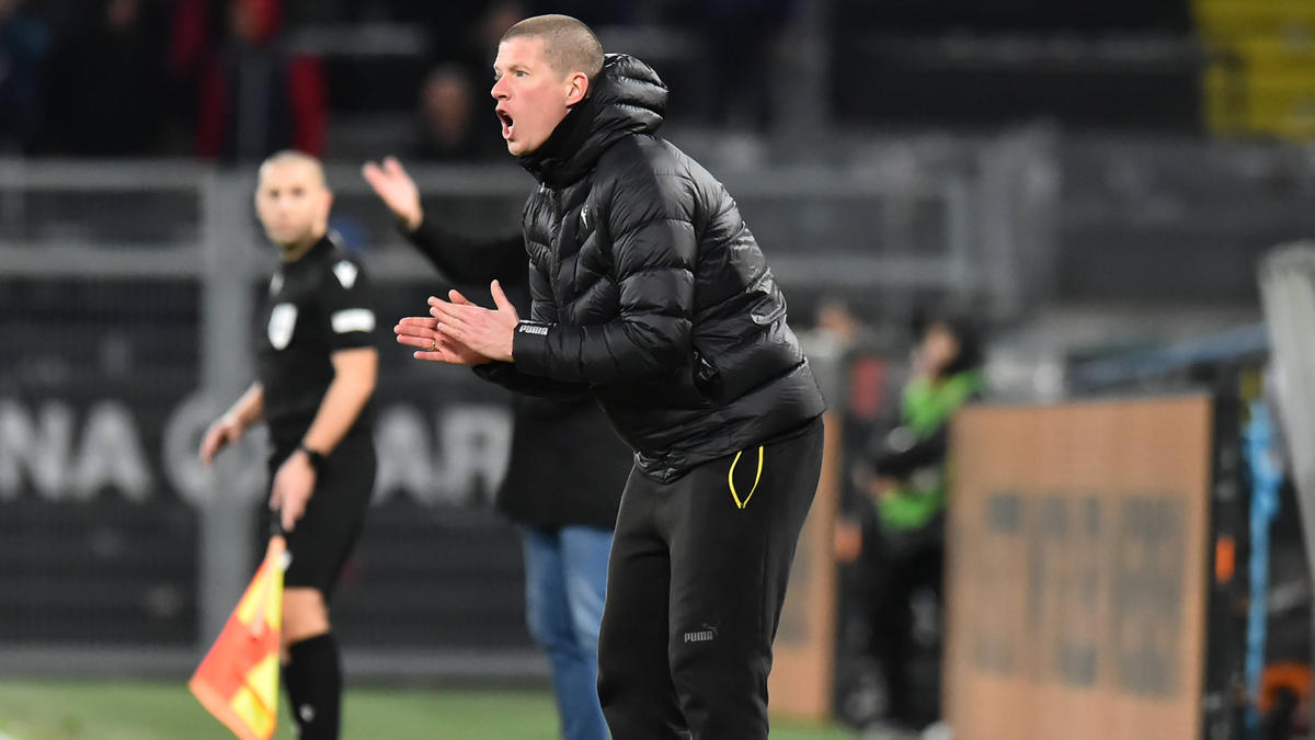 BVB-Coach Mike Tullberg wird bei Eintracht Frankfurt gehandelt