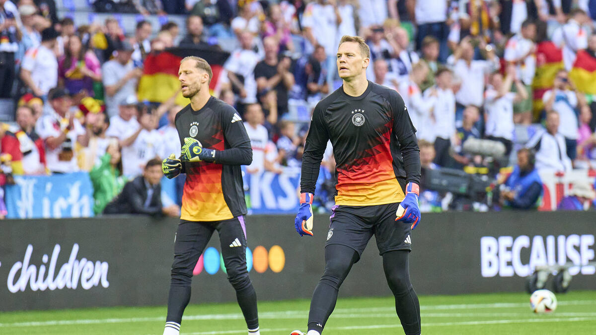 Ứng cử viên cho mục tiêu DFB: Manuel Neuer (FC Bayern) và Oliver Baumann (TSG Hoffenheim)