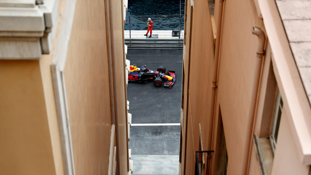 Lewis Hamilton war im 1. Training am schnellsten Lewis Hamilton war im 1. Training am schnellsten