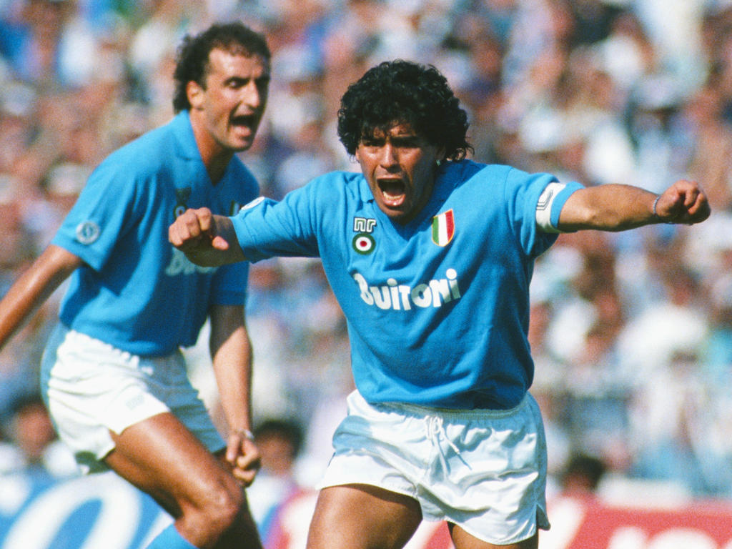 Maradona es uno de los jugadores más emblemáticos del Nápoles. (Foto: Getty)