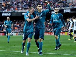 Cristiano Ronaldo (m.) brachte Real Madrid mit einem Doppelpack auf die Siegerstraße