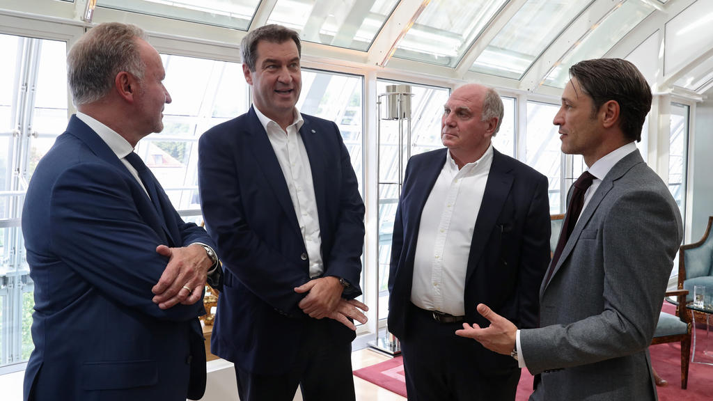 Uli Hoeneß (2.v.r.) war beim Empfang an der Münchner Staatskanzlei dabei Uli Hoeneß (2.v.r.) war beim Empfang an der Münchner Staatskanzlei dabei