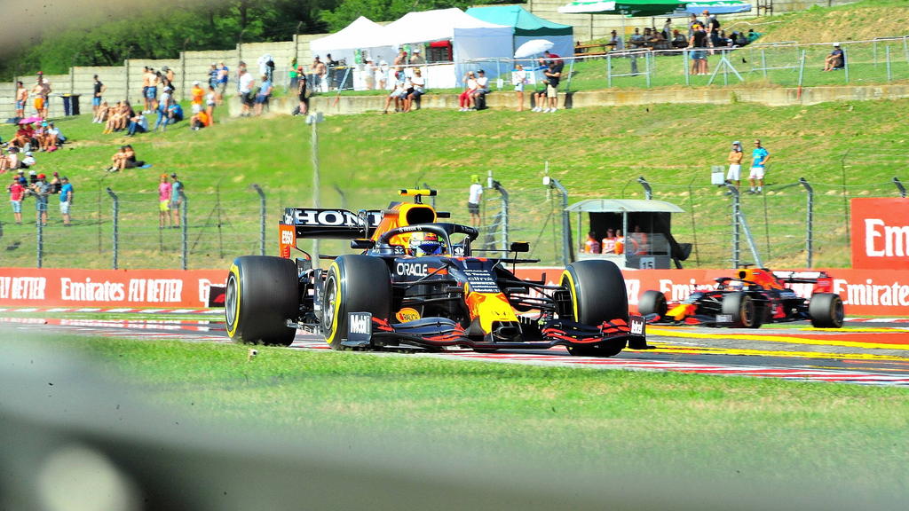 Red Bull Racing: Max Verstappen/Sergio Pérez(?)