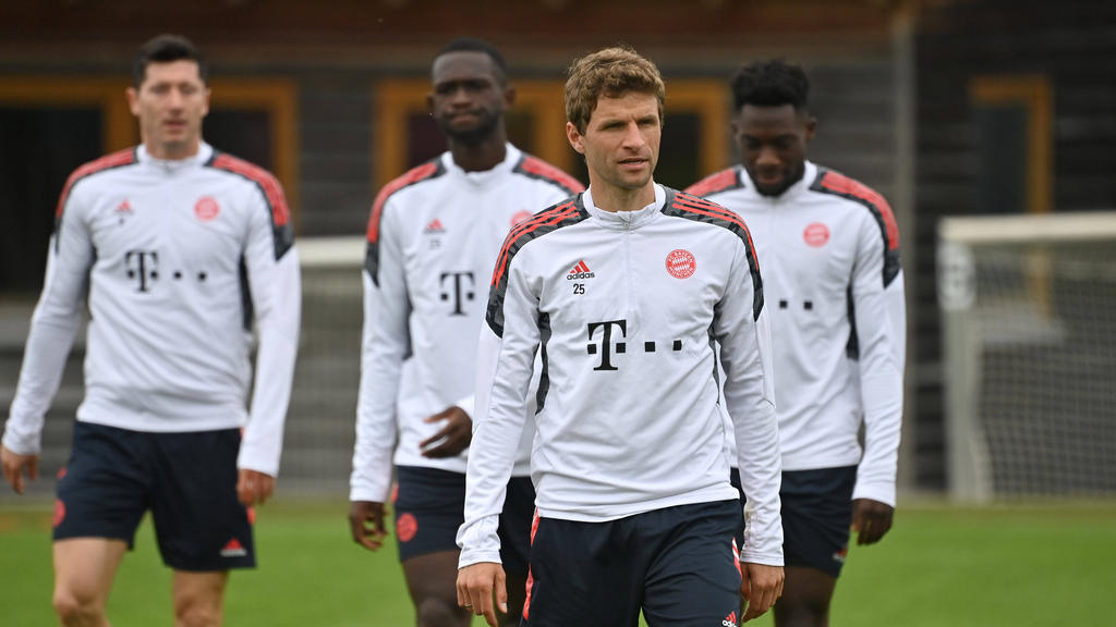 Thomas Müller (M.) musste das Training abbrechen Thomas Müller (M.) musste das Training abbrechen