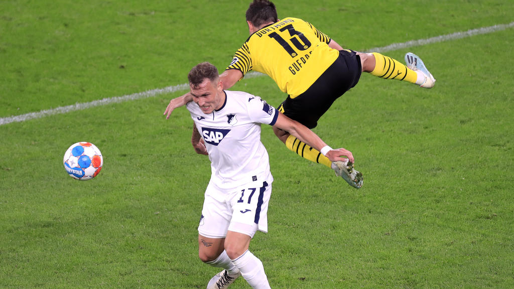 David Raum (vorn) will angeblich zum BVB, Raphael Guerreiro (hinten) müsste dafür weg David Raum (vorn) will angeblich zum BVB, Raphael Guerreiro (hinten) müsste dafür weg
