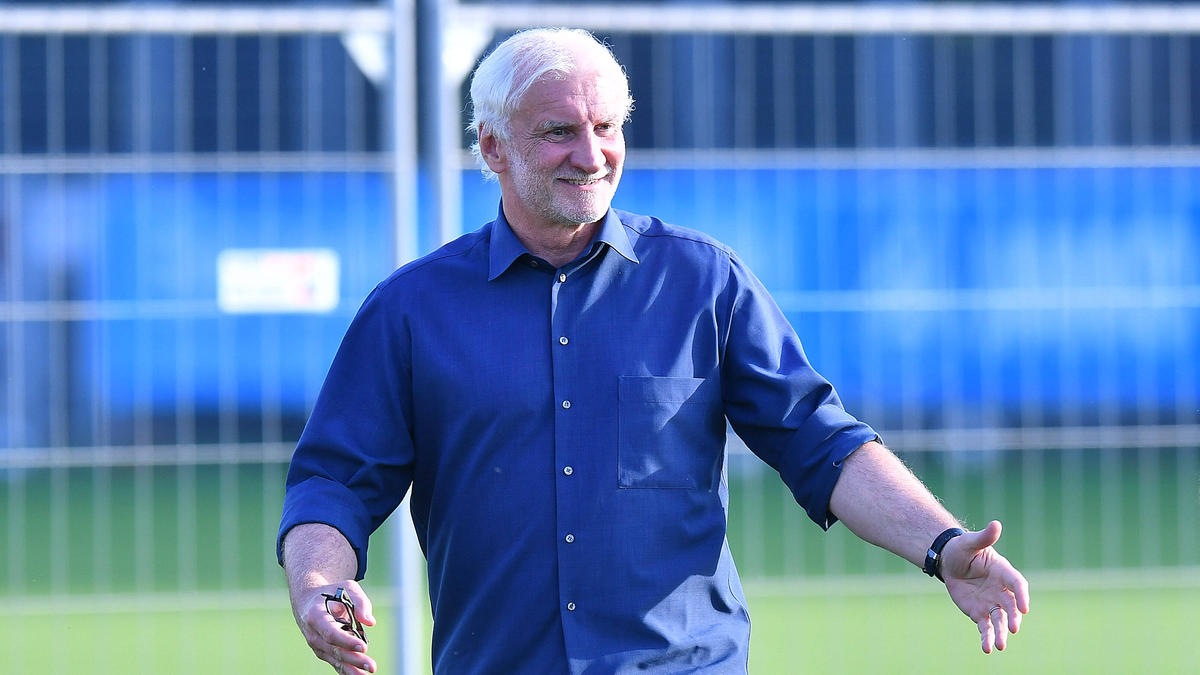 Rudi Völler will "wirtschaftlich vertretbar handeln" Rudi Völler will "wirtschaftlich vertretbar handeln"