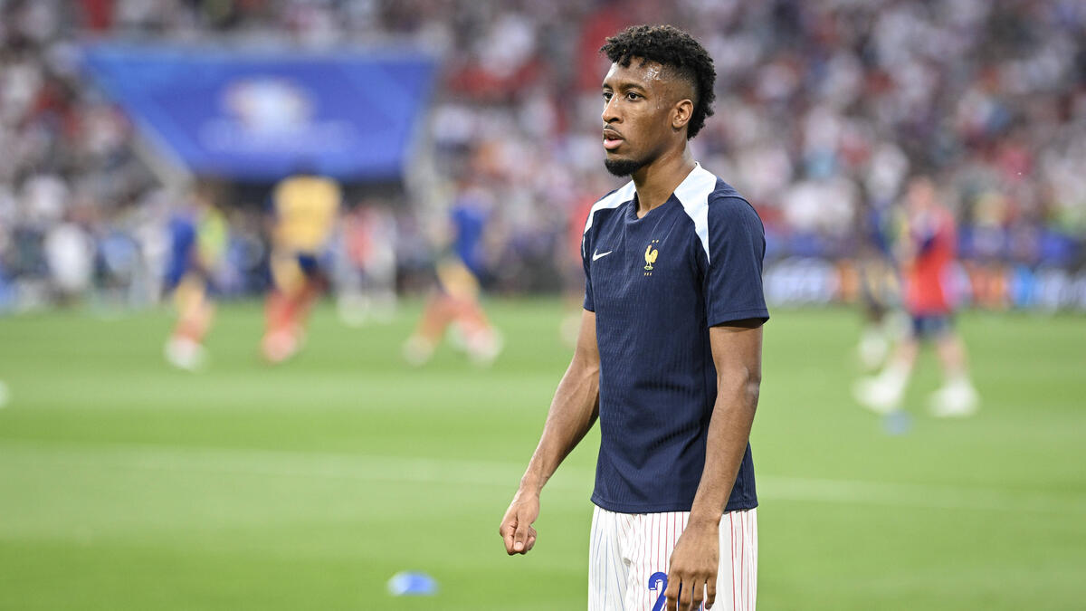 Kingsley Coman nên rời FC Bayern