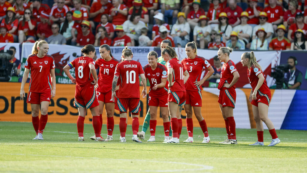 Schreckmoment für die Fußball-Nationalspielerinnen aus Wales Schreckmoment für die Fußball-Nationalspielerinnen aus Wales