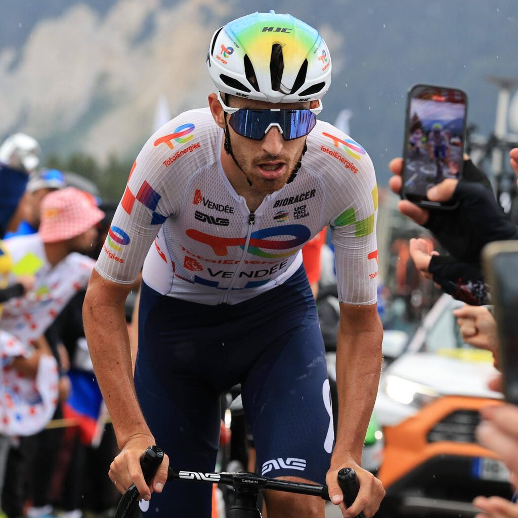 Platz 10: Jordan Jegat (TotalEnergies) - +32:42 Minuten
