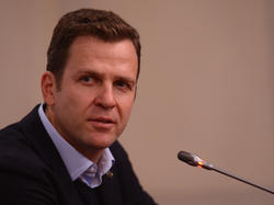 Oliver Bierhoff stellt sich bei einer Pressekonferenz