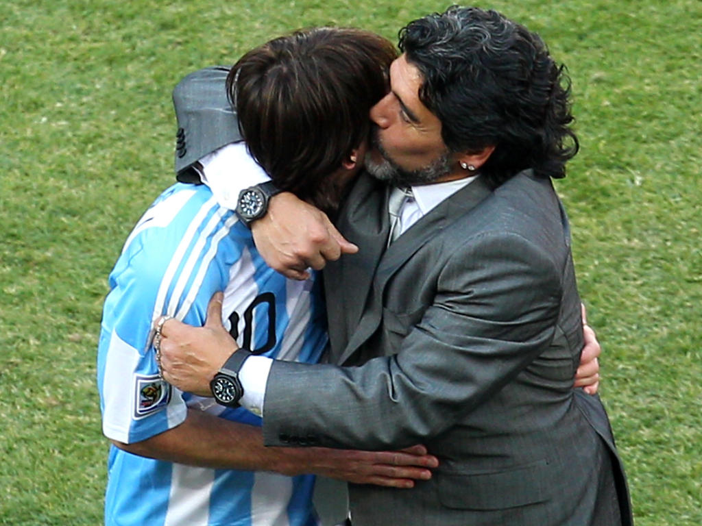 Messi y Maradona juntos en el 2010. (Foto: Getty)