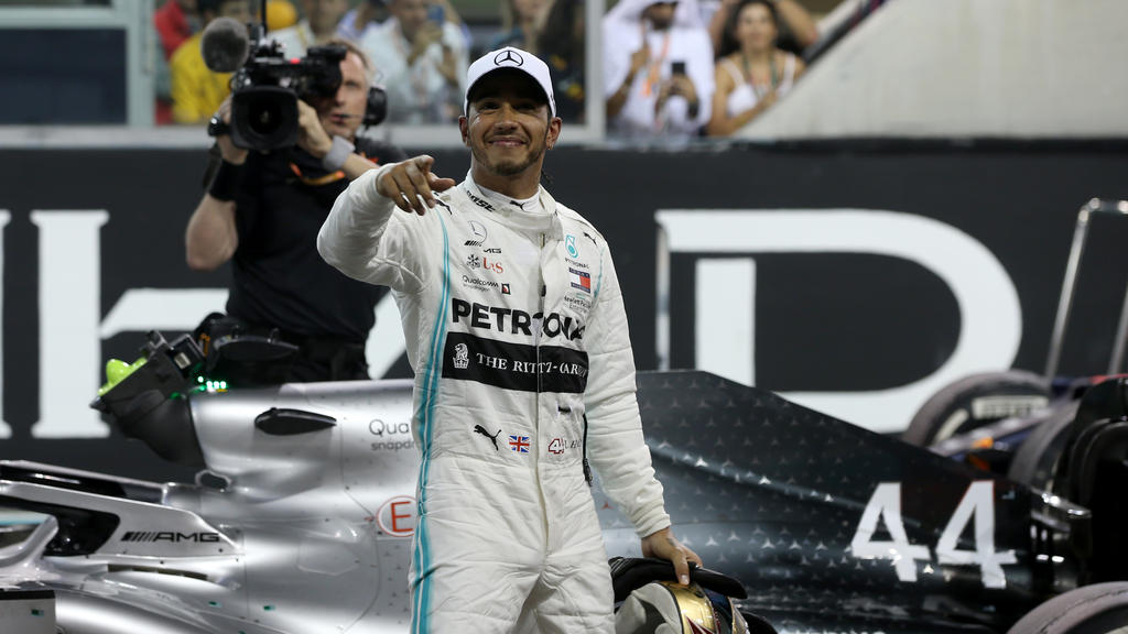 Lewis Hamilton beendete die Formel-1-Saison 2019 mit einem überlegenen Sieg Lewis Hamilton beendete die Formel-1-Saison 2019 mit einem überlegenen Sieg