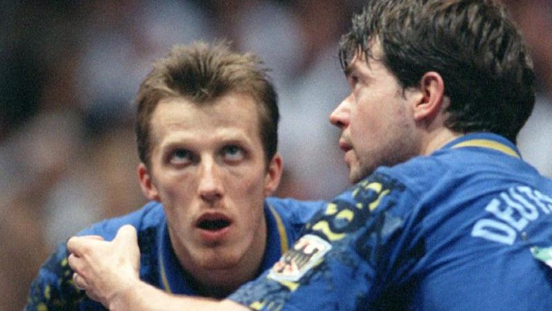 Bildeten ein erfolgreiches Doppel: Steffen Fetzner (r.) schlägt 1989 neben Jörg Roßkopf auf Bildeten ein erfolgreiches Doppel: Steffen Fetzner (r.) schlägt 1989 neben Jörg Roßkopf auf
