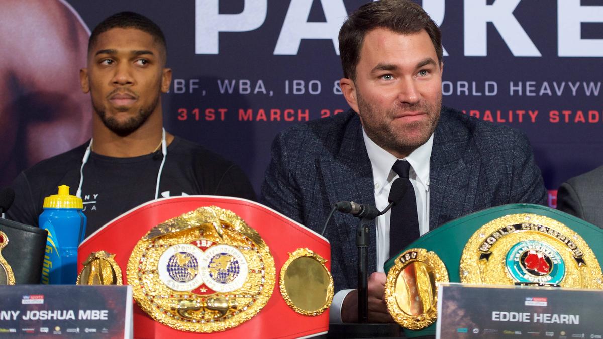 Eddie Hearn (r.) ist der Promoter von Anthony Joshua Eddie Hearn (r.) ist der Promoter von Anthony Joshua