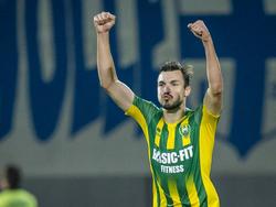 Mike Havenaar viert de 0-1 tijdens het competitieduel PEC Zwolle - ADO Den Haag. (19-09-2015)