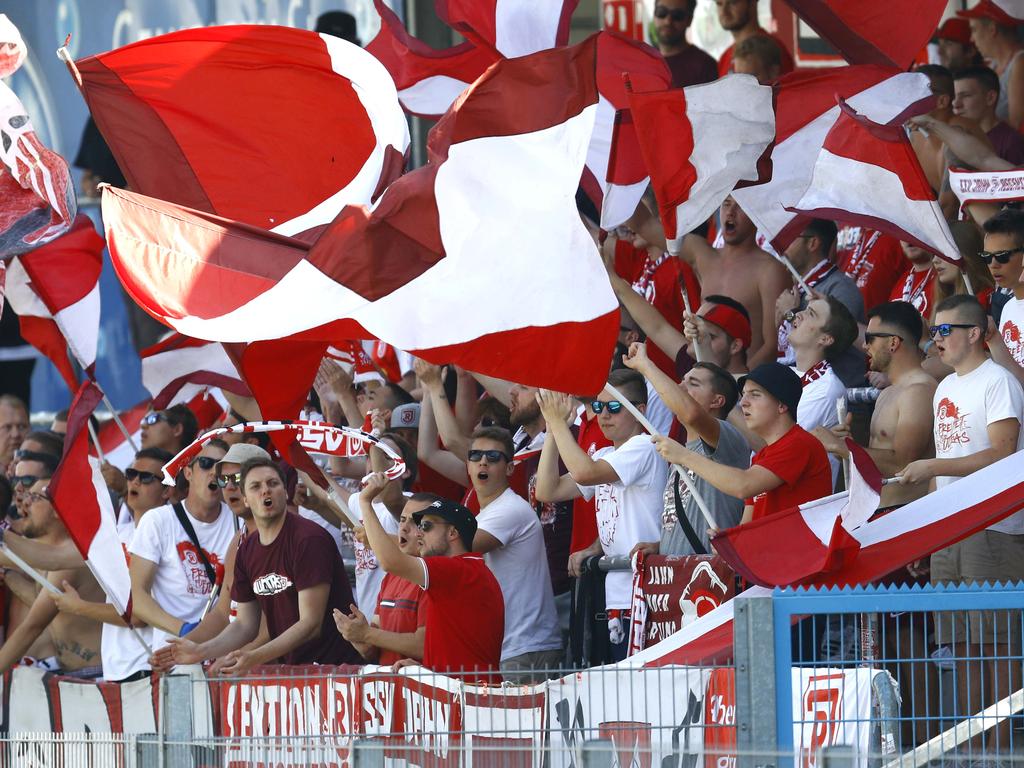 Die Regensburg-Fans dürfen sich auch kommende Saison auf Asger Sörensen freuen