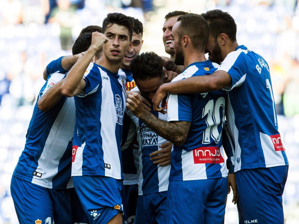 Los jugadores del Espanyol celebran el gol de Sergio García. (Foto: Getty)