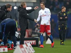 Hamburgs Trainer Markus Gisdol (l.) setzt derzeit nicht auf Pierre-Michel Lasogga