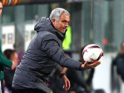 José Mourinho quiere llegar a la Champions ganando la Europa League. (Foto: Getty)